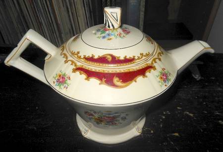 Dorothy Teapot & Lid