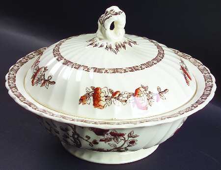 Dynasty (Swirled) Round Covered Vegetable