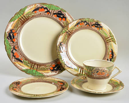 England's Countryside (Scalloped, Gold) 5 Piece Place Setting