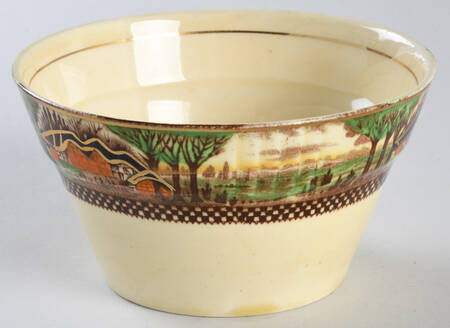 England's Countryside (Scalloped, Gold) Cranberry Bowl