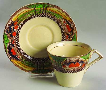 England's Countryside (Scalloped, Gold) Flat Cup & Saucer Set