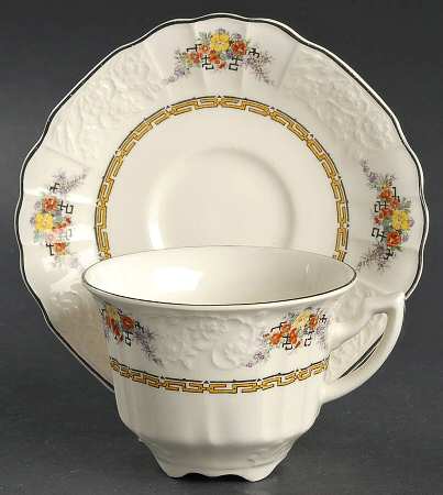 F2832 Footed Cup & Saucer Set