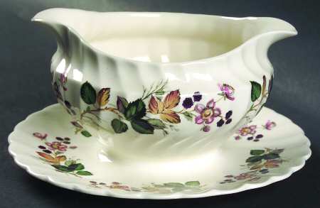 Hedgerow Gravy Boat with Attached Underplate