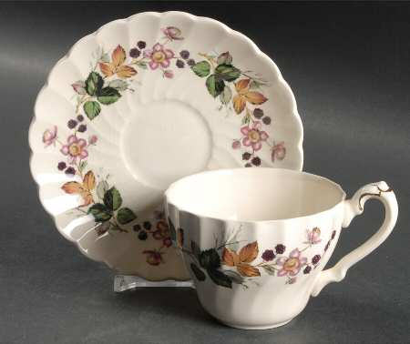 Hedgerow Flat Cup & Saucer Set
