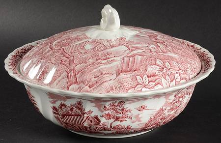 Hunter Rose Round Covered Vegetable