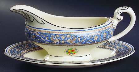 Medici Sky Blue Gravy Boat & Underplate