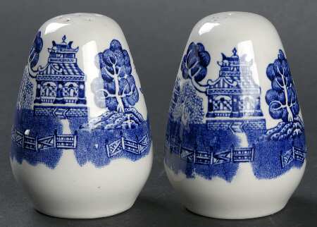 Old Willow Blue Salt & Pepper Set