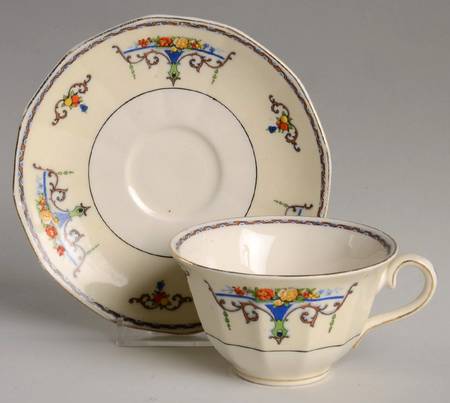 Flat Cup & Saucer Set