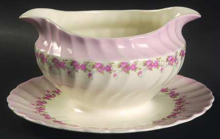 Petite Round Gravy Boat/Attached Underplate