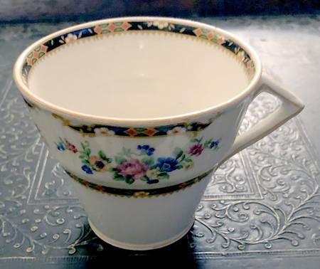 Queen Mary Oversized Cup