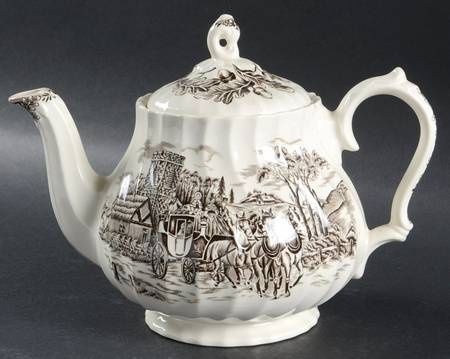 Royal Mail Brown (White Background) Teapot & Lid