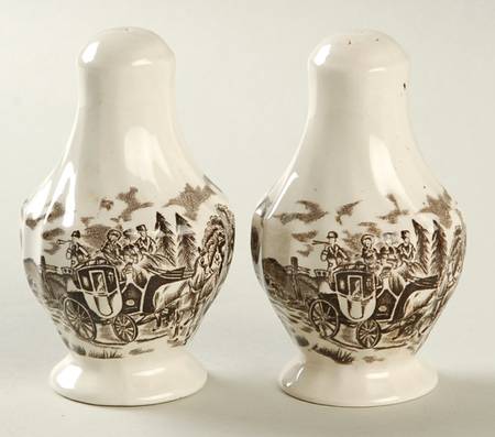 Royal Mail Brown (Cream Background) Salt & Pepper Set