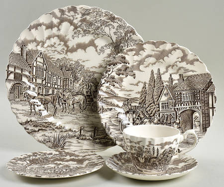 Royal Mail Brown (Cream Background) 5 Piece Place Setting