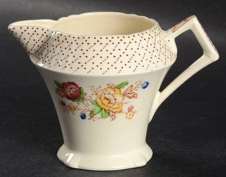 Swing Time (Scalloped) Creamer