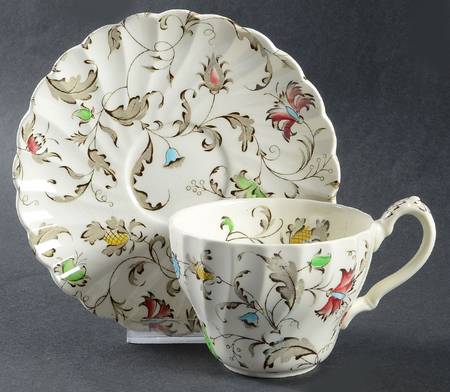 Vanity Fair Multicolor Flat Cup & Saucer Set