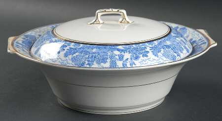 Ye Olde Willow Round Covered Vegetable