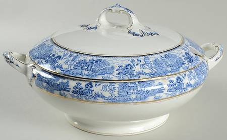 Ye Olde Willow Tureen &  Lid