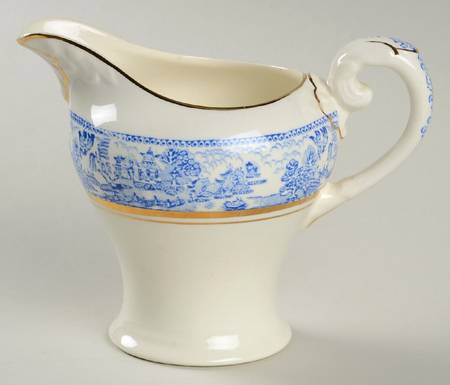 Ye Olde Willow Creamer