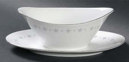 Blue Elegance Gravy Boat with Attached Underplate