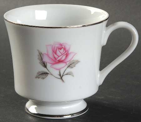 MOM6 Footed Cup