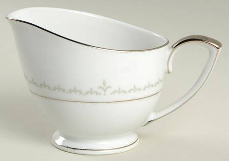 Esquire Creamer