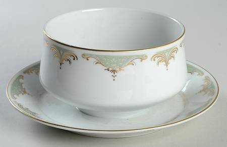 Valhala Gravy Boat with Attached Underplate