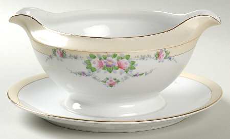 Buffalo Gravy Boat with Attached Underplate