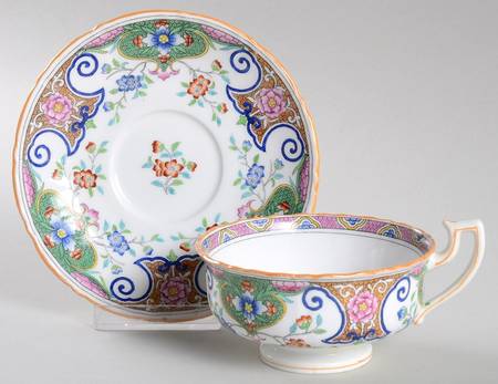 B157 Footed Cup & Saucer Set