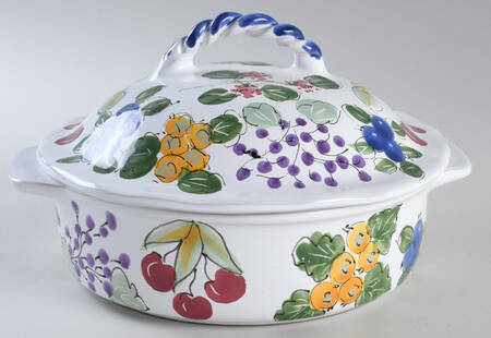 Mixed Berry 2 Qt Round Covered Casserole