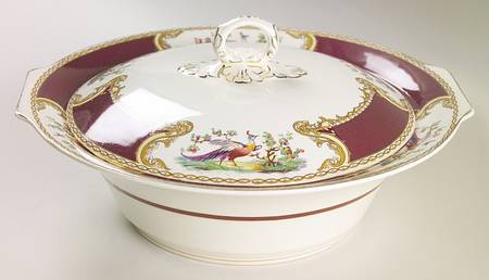 Chelsea Bird Red Round Covered Vegetable
