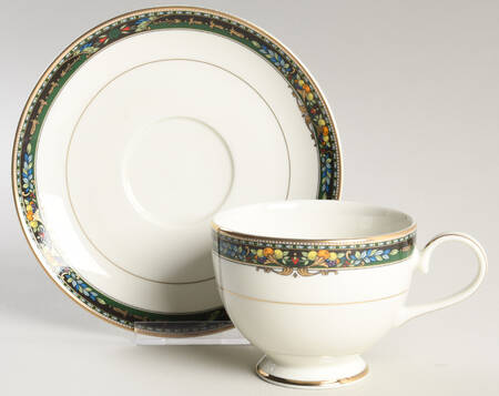 Windsor Place Footed Cup & Saucer Set