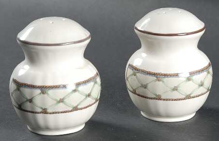Country Lattice Salt & Pepper Set