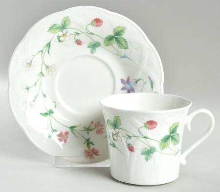 Meadow Song Flat Cup & Saucer Set