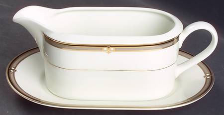 Ebony Circle Gravy Boat & Underplate