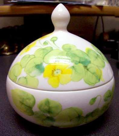 Water Lilies Orange Round Box & Lid