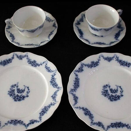 Heumann(No Trim) Flat Cup & Saucer Set