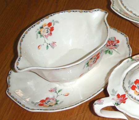 Cambridge Gravy Boat with Attached Underplate