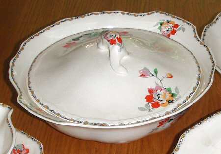 Cambridge Round Covered Vegetable