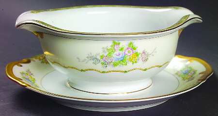 Calais Gravy Boat with Attached Underplate