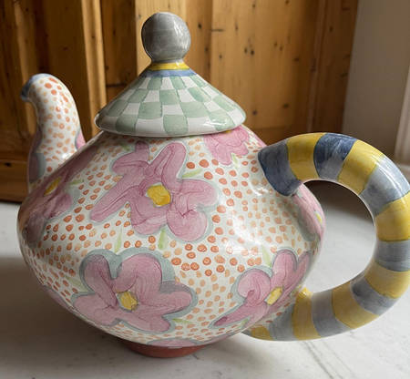 Myrtle Teapot & Lid