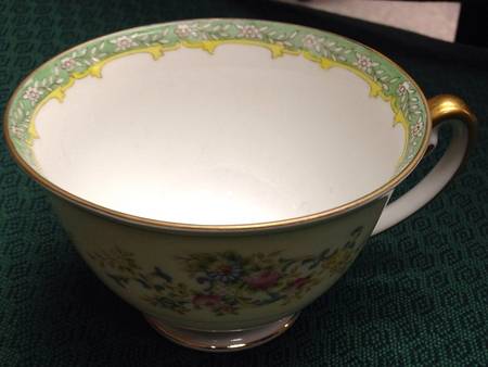MEI549 Footed Cup