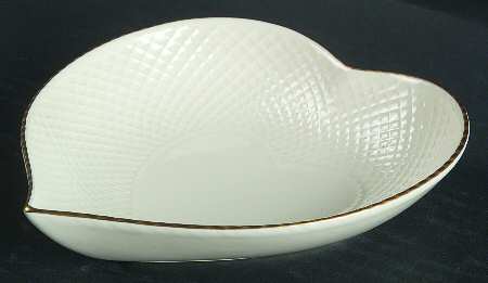24 Karat (Bone) 6" Heart Shaped Bowl