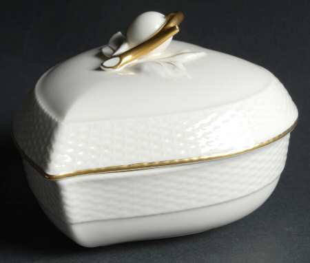 24 Karat (Bone) Heart Shape Box & Lid