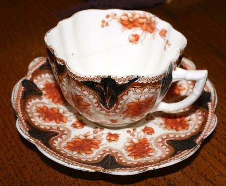 Daisy Flat Cup & Saucer Set