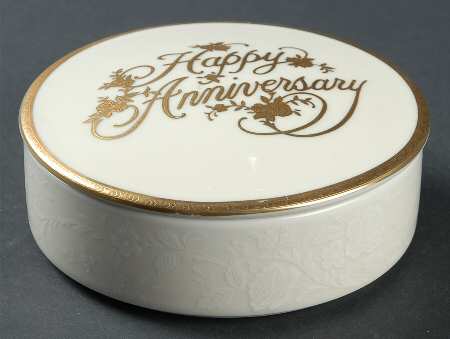 Happy Anniversary Round Box & Lid