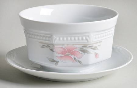 MIT71 Gravy Boat with Attached Underplate