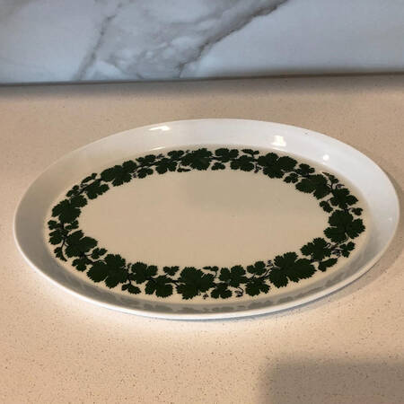 Full Green Vine (Smooth, No Trim-Band) 12" Oval Tray