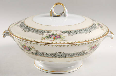 Dexter (Orleans Shape) Round Covered Vegetable
