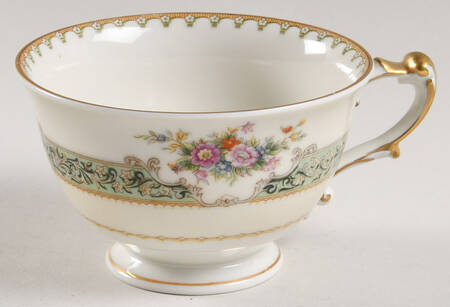 Dexter (Orleans Shape) Footed Cup