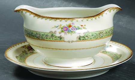 Dexter (Orleans Shape) Gravy Boat with Attached Underplate